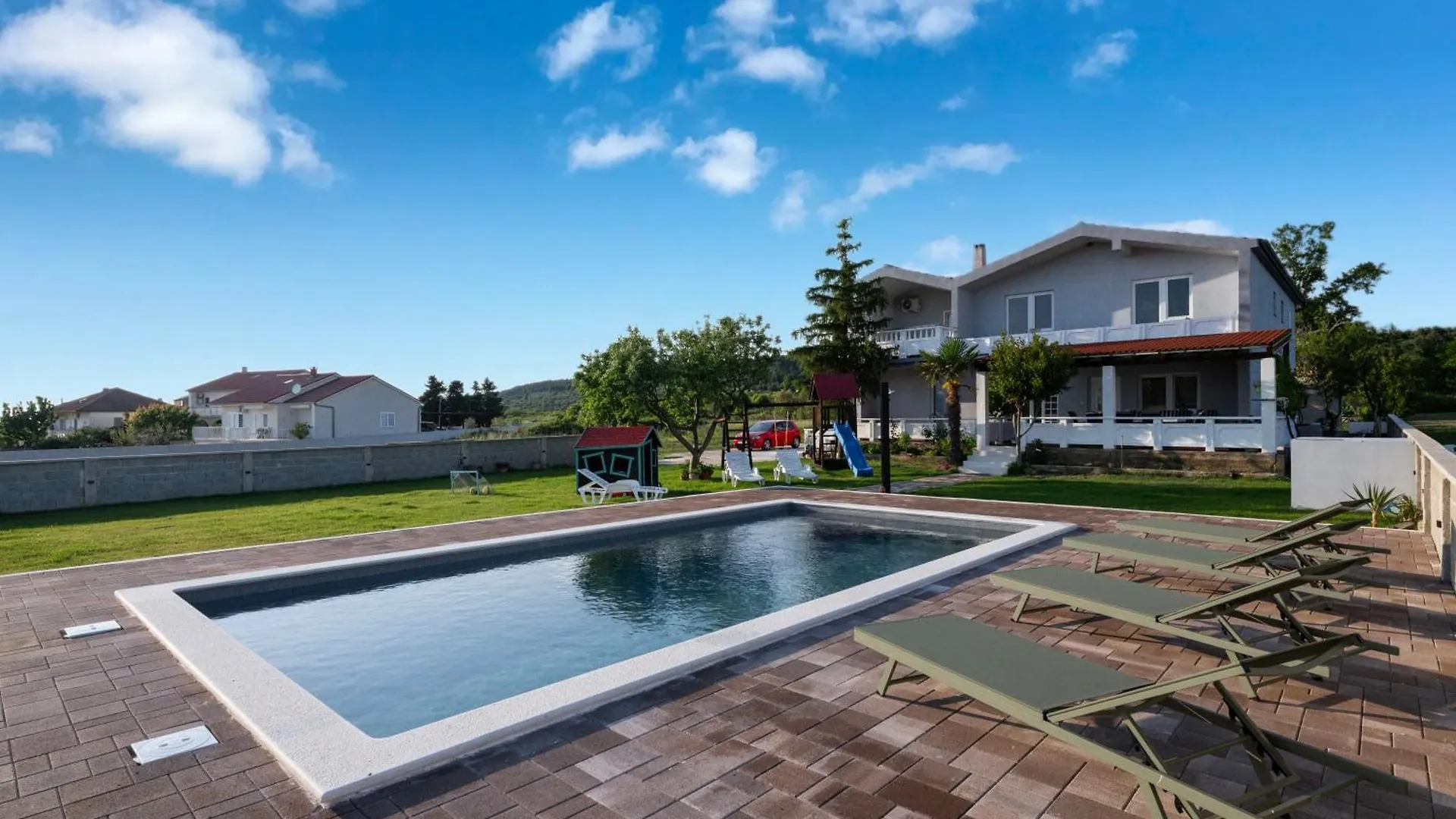 فيلا House Rose With Garden And Pool Ljubač
